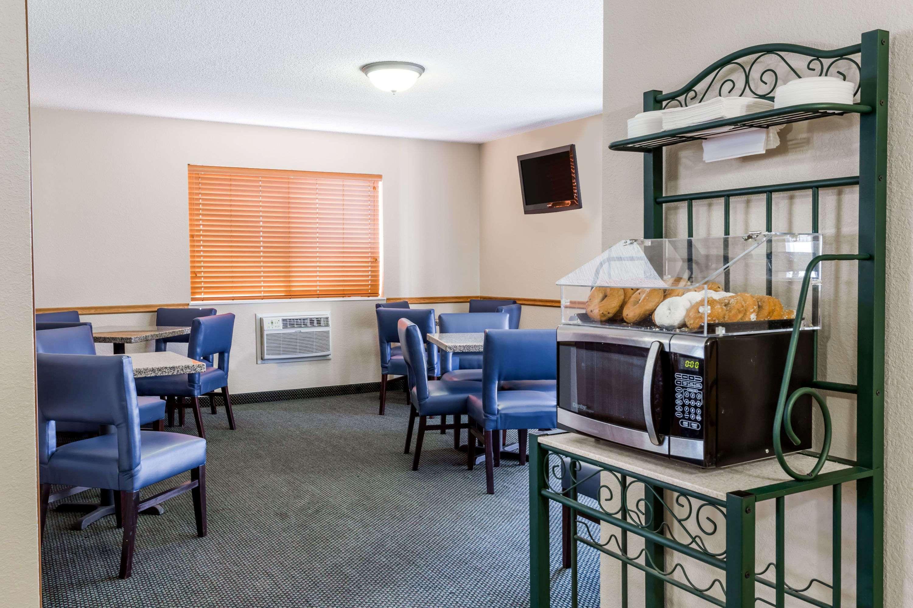 Hotel Super 8 By Wyndham Lewistown Exterior foto
