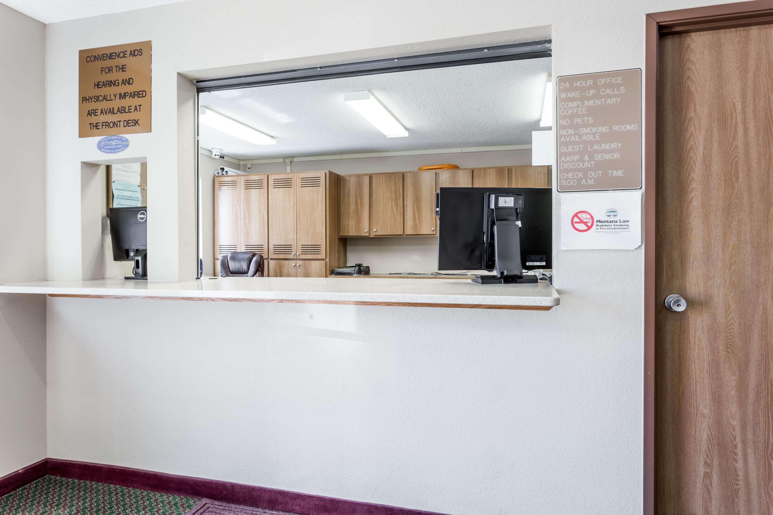 Hotel Super 8 By Wyndham Lewistown Exterior foto